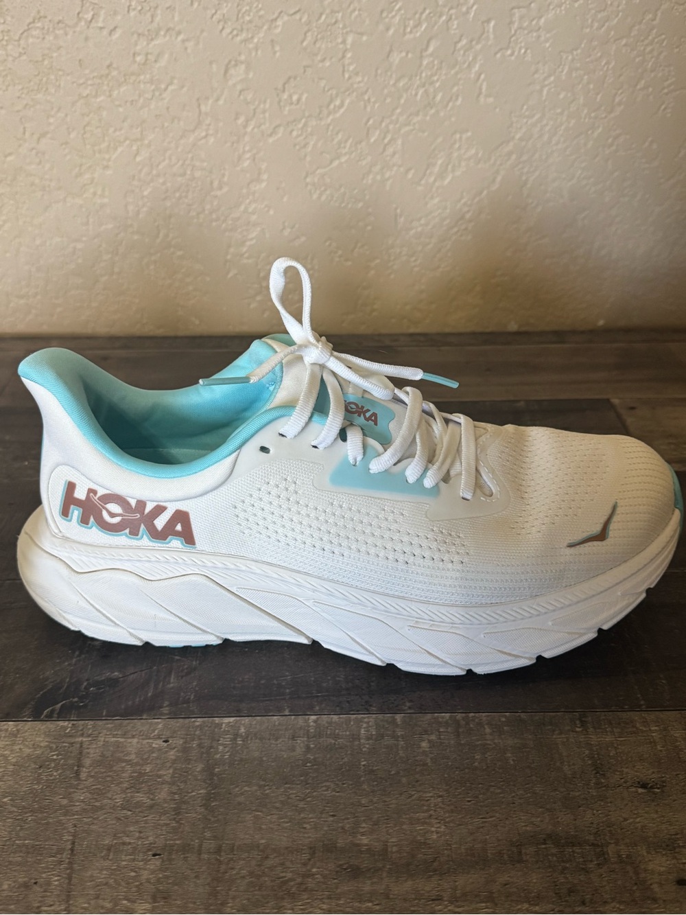 Hoka White Arahi 7 Women’s size 9B - Picture 6 of 11